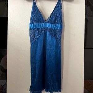 Elegant Blue Lace Chemise